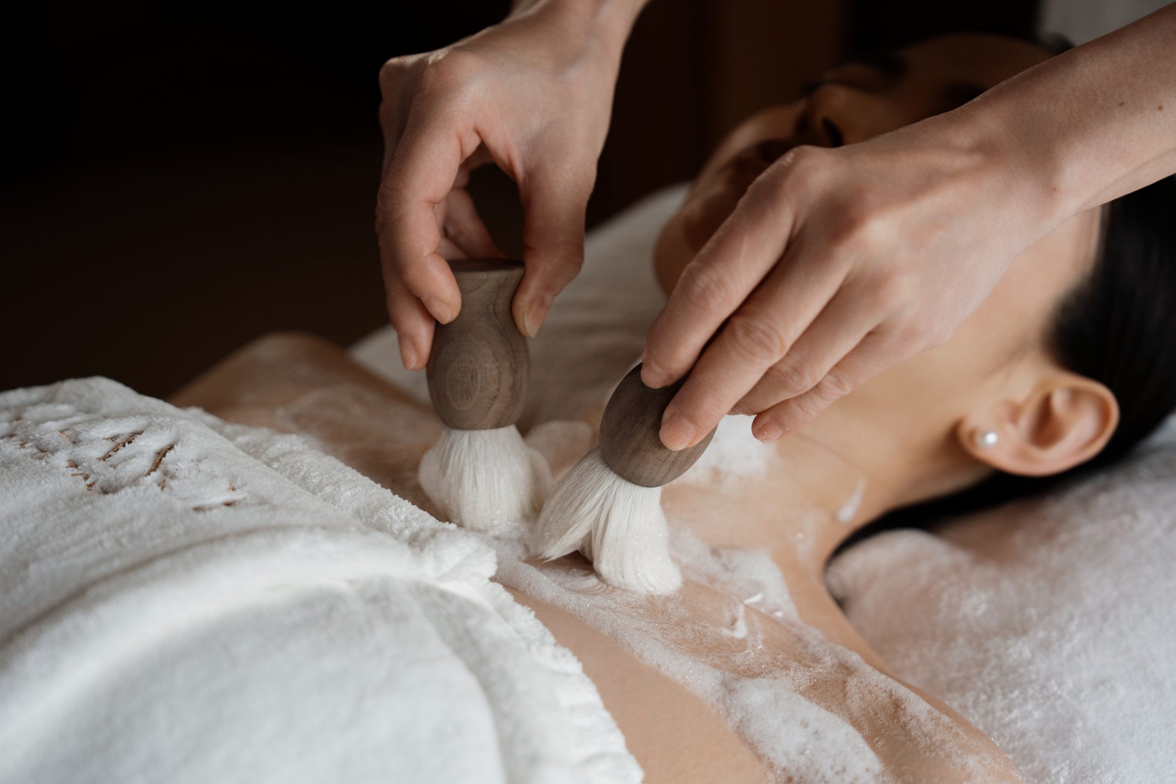 Decollete brush treatment